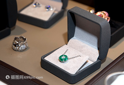 流光溢彩，永恒之美 珠寶首飾的魅力與傳承